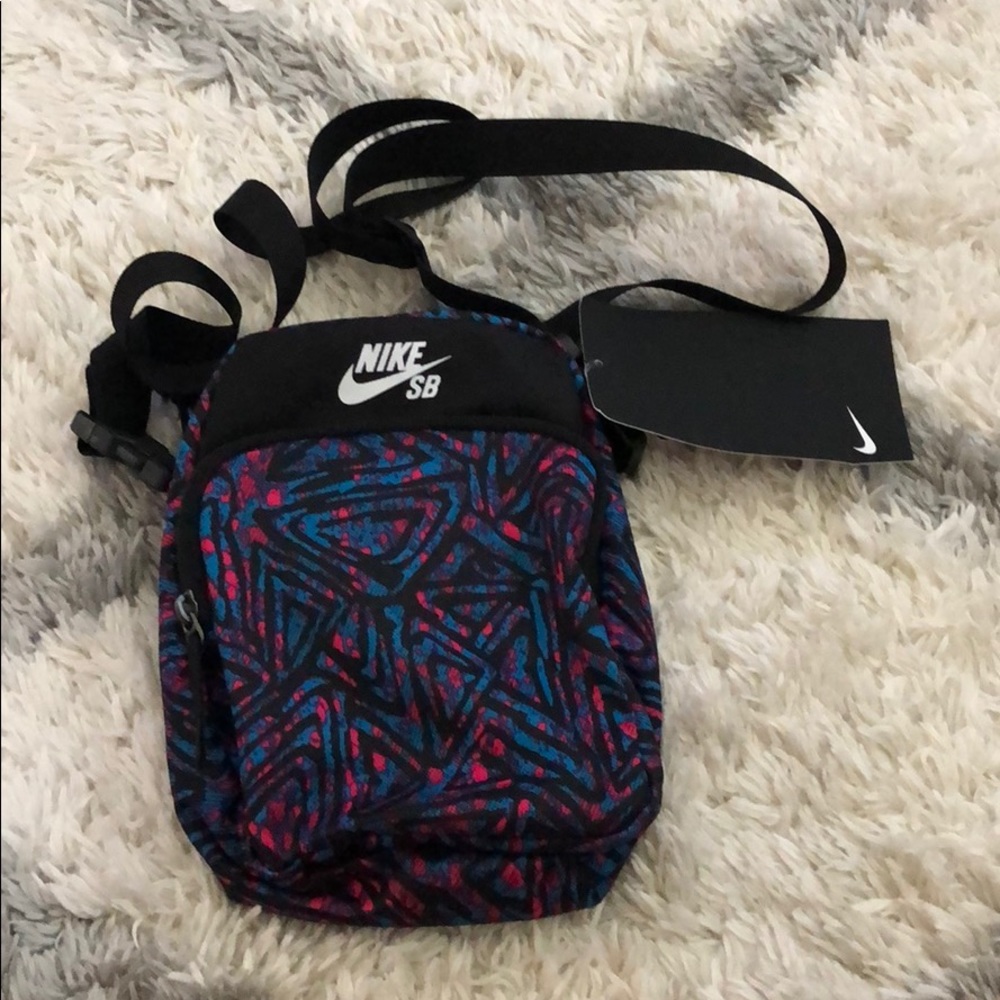 Nike crossbody - Picture 1 of 4